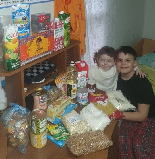 Благодаря Вам , мы смогли передать в семьи 54 продуктовых наборов.