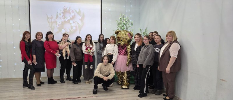 5 марта, на кануне Весеннего Женского праздника 8 Марта, в библиотеке «Собеседник « г. Ступино, состоялась встреча клубов постинтернатного сопровождения выпускников г. Коломна, г. Ступино, г. Зарайск.